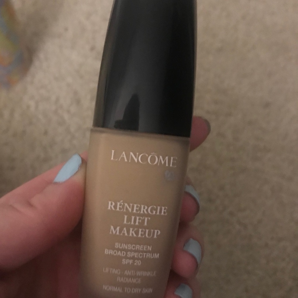 Lancôme rénergie liquid foundation in buff color